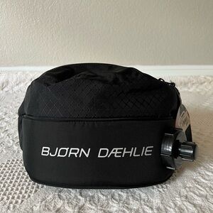 NEW Bjorn Dæhlie Ski Gear Drink Belt Winner Black 1.4 Liter Tank Insulated Bag